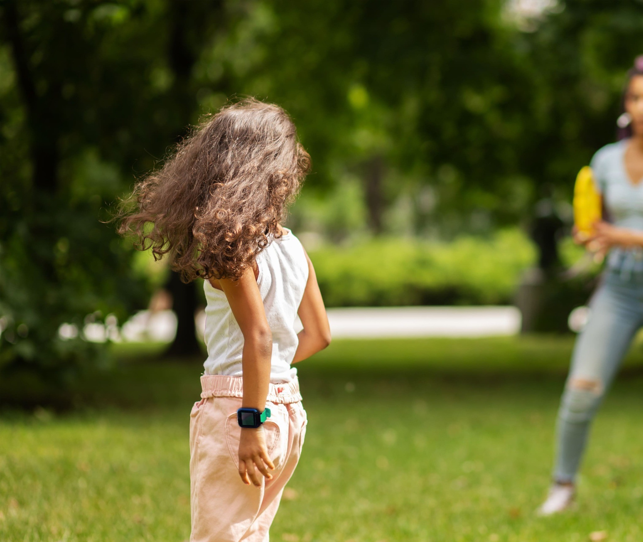 Montre GPS enfant à l'étranger : ça fonctionne vraiment partout ?